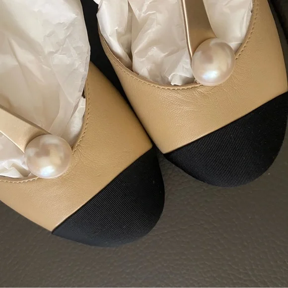 Chanel Black and Tan T-Strap Shoes w/Round Grosgrain Cap Toes and Pearl - Picture 12 of 14